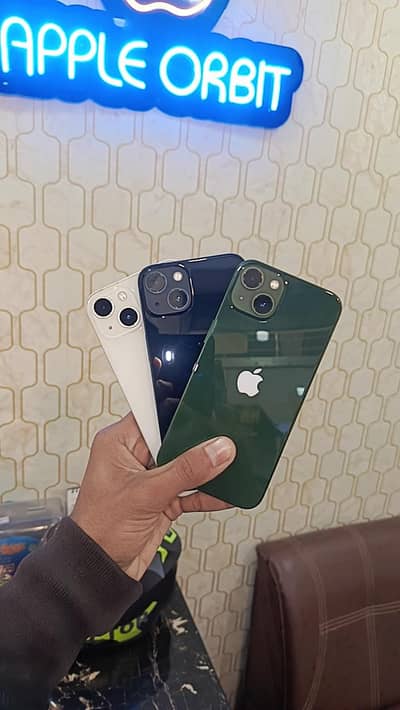 IPHONE 13 SIM LOCKED