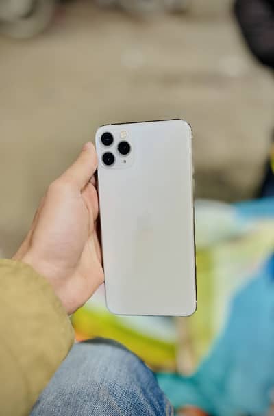 IPHONE 11 PRO MAX FACTORY UNLOCK