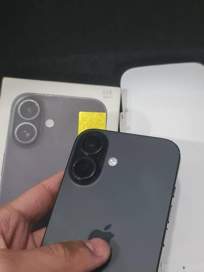 iPhone 16 | Black Titanium | 128 GB