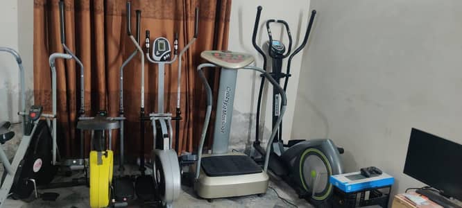 Elliptical cycle with dumbbells &  Heart beat sensors 0316/1736/128