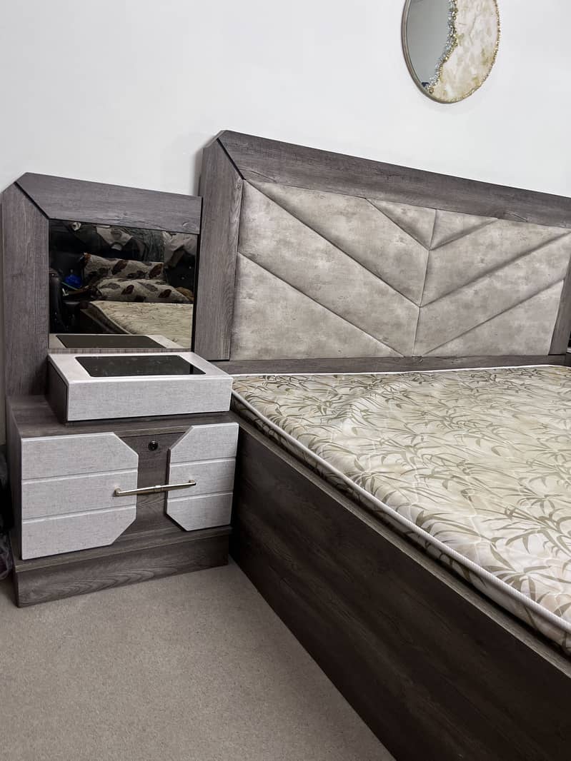 Bed and dressing table 8