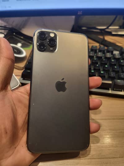 iPhone 11 Pro Max (64GB) - All Ok 10/10 - Sale or Exchange Possible