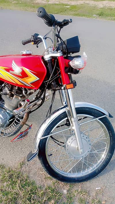 21 Model Like New 125 one Hand use urgent For sale