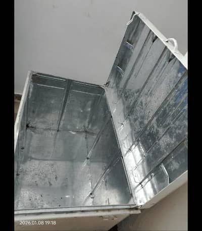 Trunk big size urgent sale