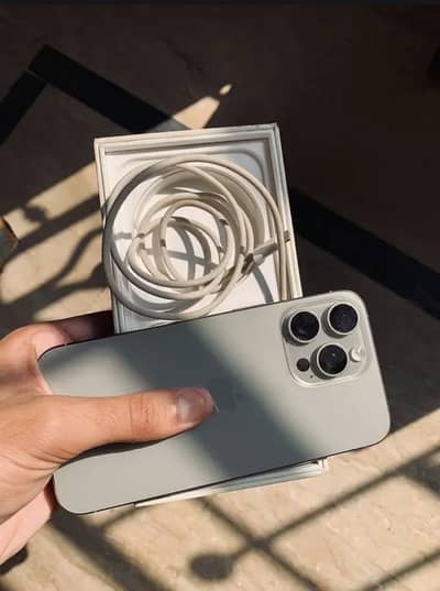 Iphone 15 pro Max FU Natural Titanium