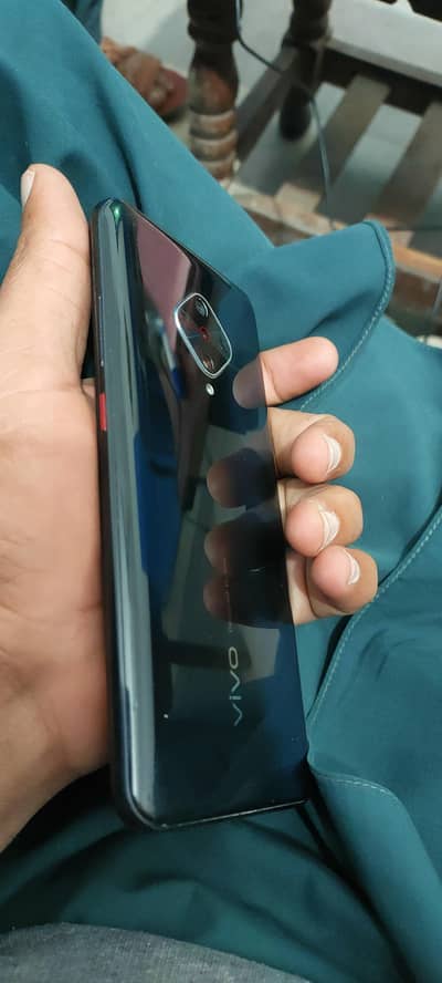 y51 vivo 4/128 box k sath