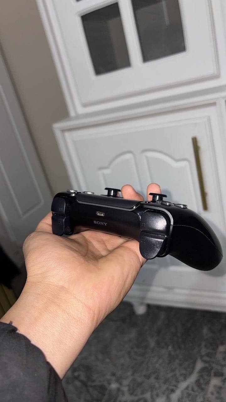 PS5 CONTROLLER UK MODEL 3