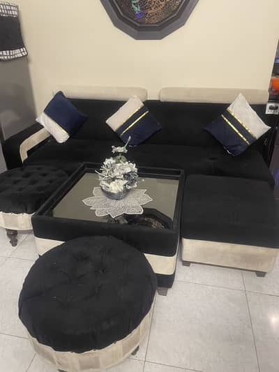 3 seater sofa with 3 puffy