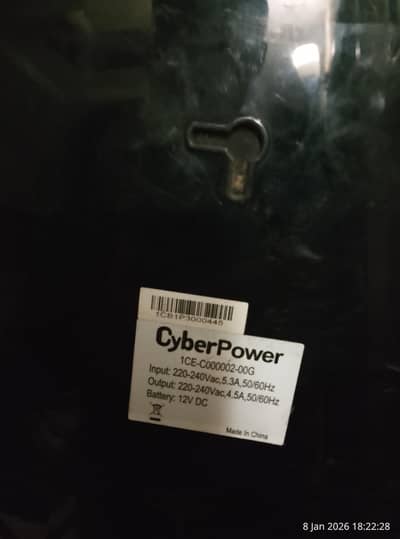 UPS cyber power , 750 watts ,with Osaka 150  platinum batery
