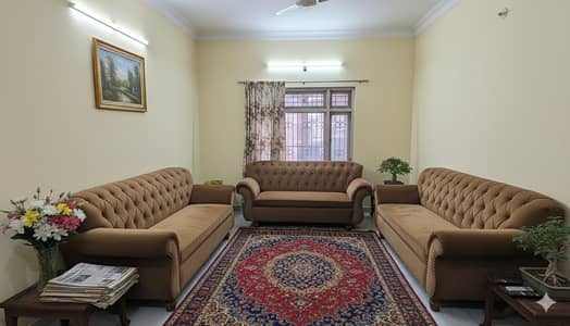 luxurious six seater sofa set  excellent condition comfort