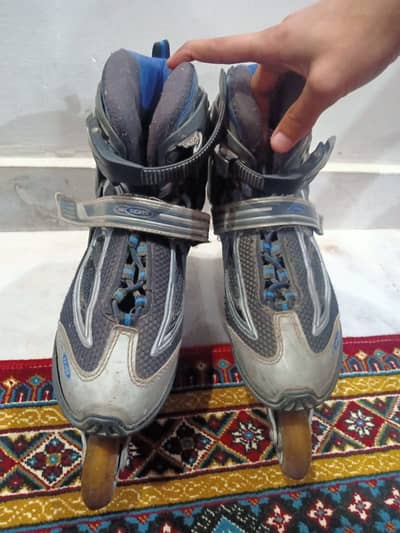 Skating shoes