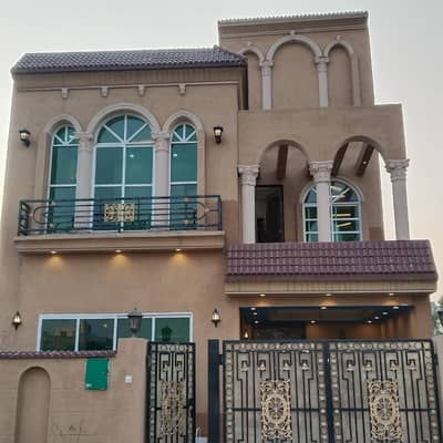 I SELL 5 MARLA BRAND NEW HOUSE IN BAHRIA ORCHARD LAHORE