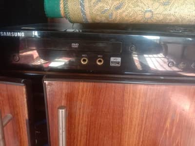 SAMSUNG DVD PLAYER