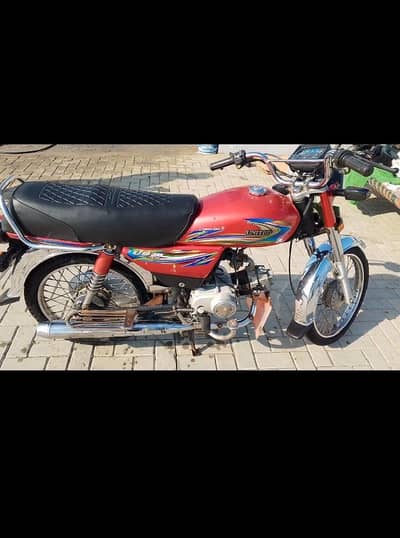 United 70 good condition genuine bike (03215354127)@ (03076410642)