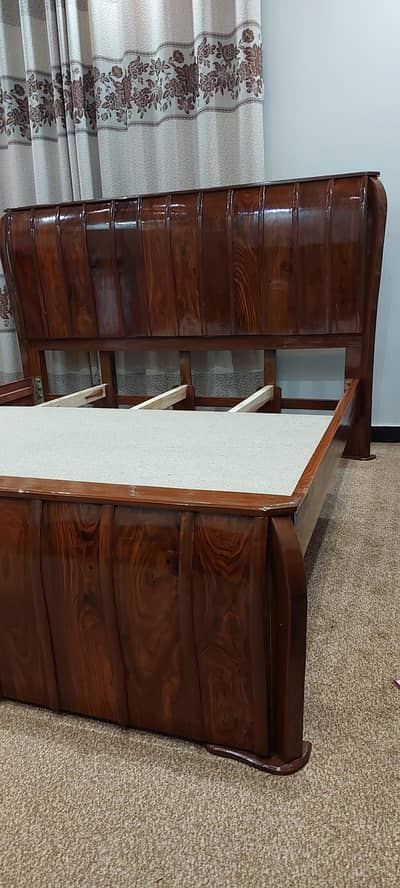 Bed Solid sheesham wood side tables dressing brand new condition