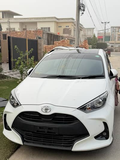 Toyota Yaris Hatchback – 2022 (Fresh Import)