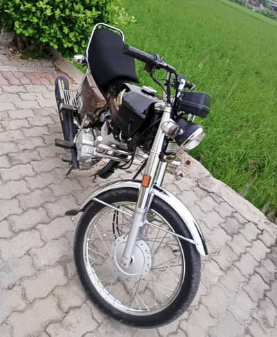 HONDA 125 SELF START GOLD