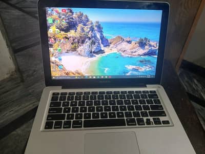MacBook pro 2012 Genuine Condition