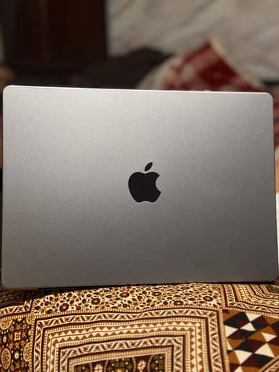 MacBook Pro M2 14”16/512 96%health