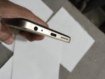 Tecno spark 20c  8 /128