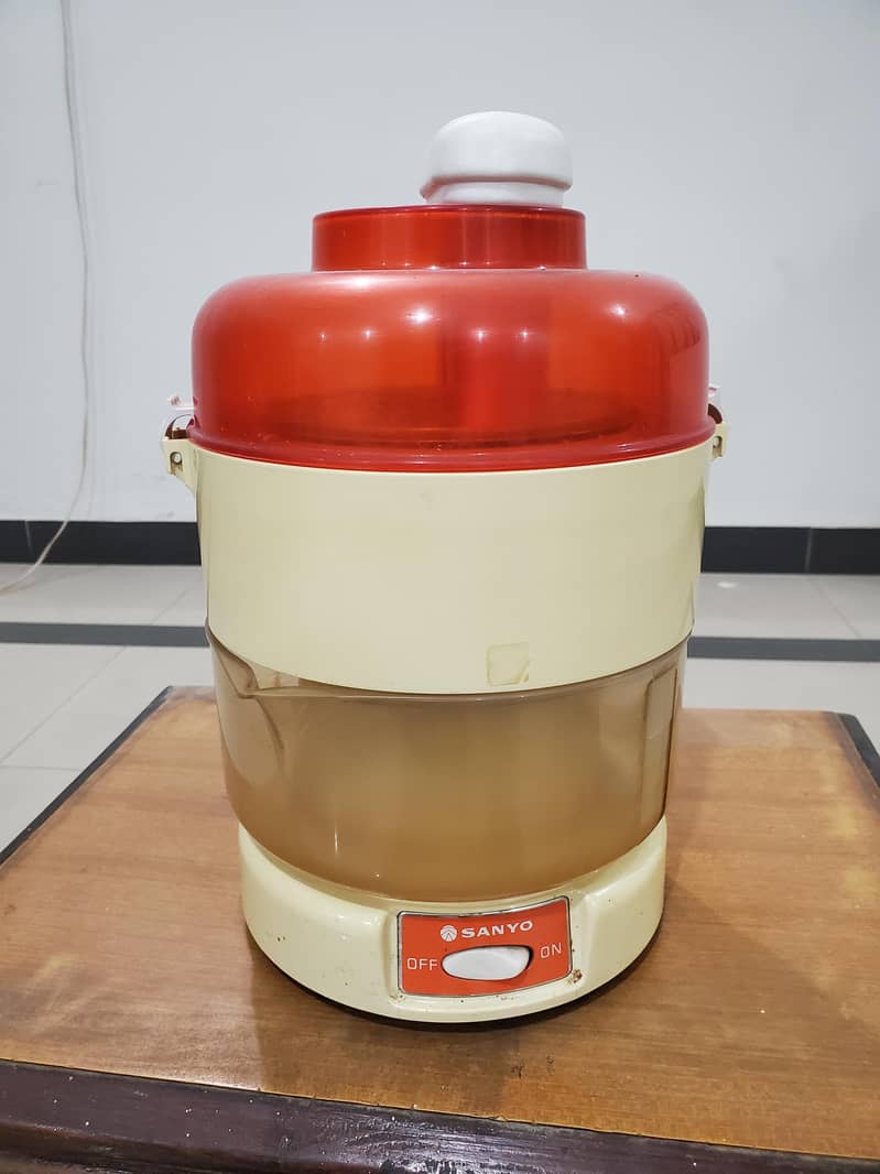 Juicer machine 1