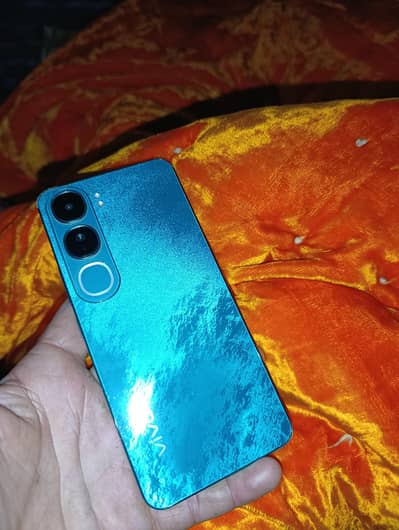 vivo y200 10/9 with only charger daba gum gia id card photo available