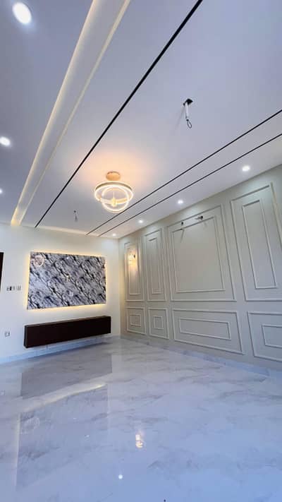 15 Marla Ground floor Hall Available For Rent