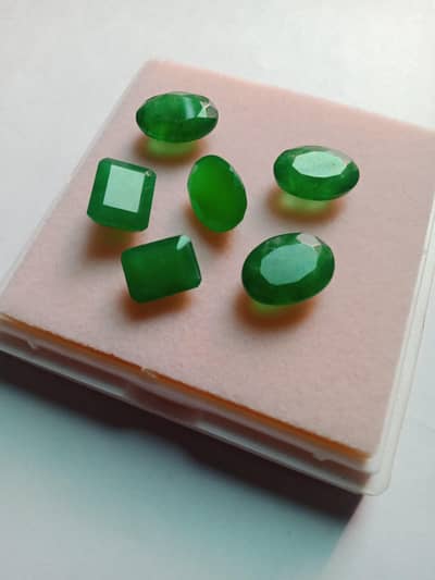 Natural Emerald Stone