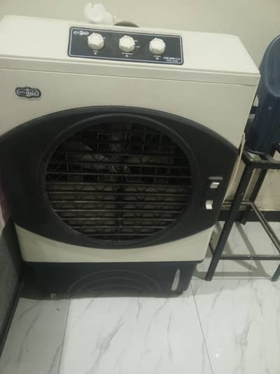 room air cooler with ice botlles