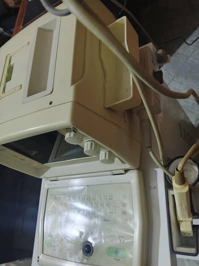 Medison SA-600 Ultrasound Machine