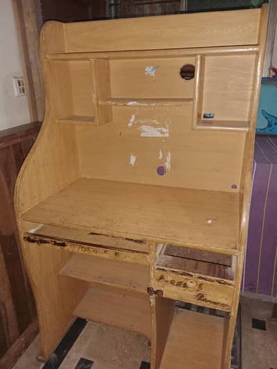 Computer Table for Home Use in Good Condition