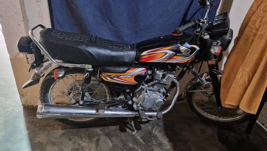 Honda 125 black colour 2022 model