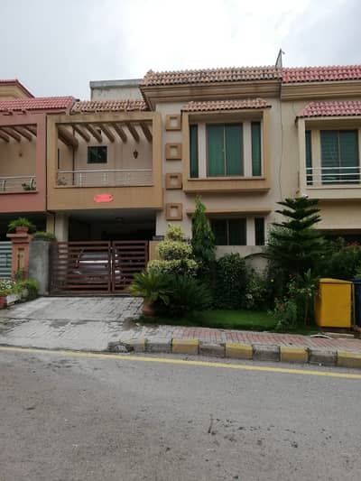 5 Marla Slightly Used Solid Constructed House Available For Sale