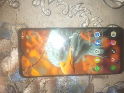 vivo y15s patchd krwana parhy gaa baki ok haii cell 6/128 haiii 13,000