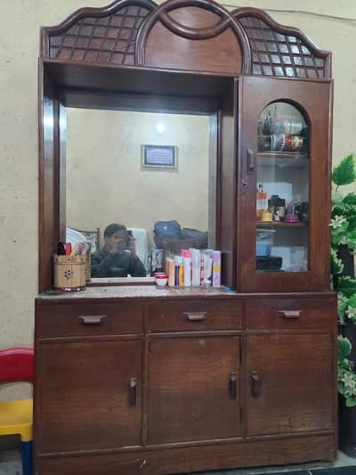 Wooden Dressing Table in good condition for sale