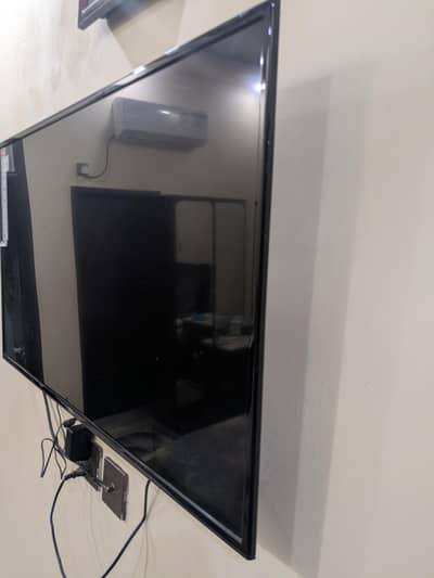 TCL LED 43  Orignal " Not Smart  Display not activate