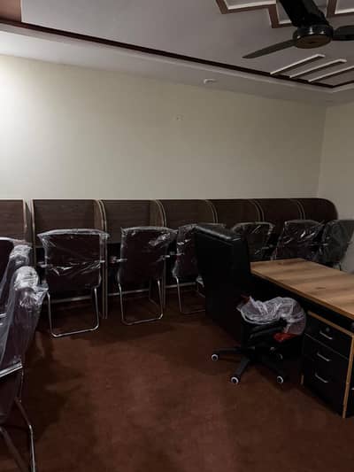 We are hiring agents for coustmer support services