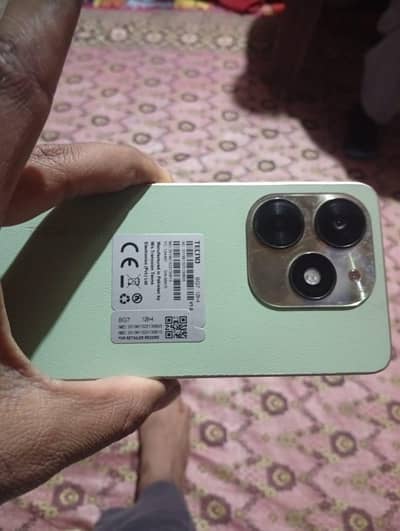 Tecno spark 20c. 4/128