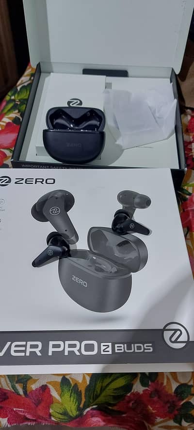 zero lifestyle rover pro z buds  for sell condition 10 by 10