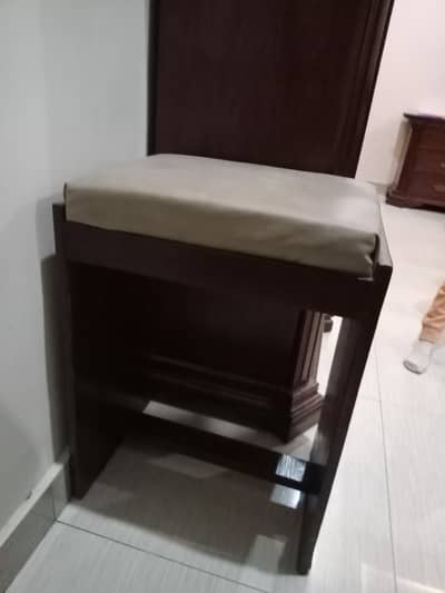 Elegant Wooden Stool – Excellent Condition