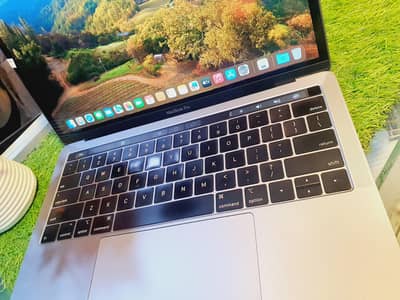 Macbook pro 2017 :16 gb : 512 gb