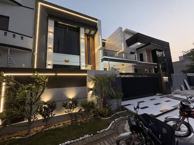 10 MARLA LUXURY HOUSE FOR SALE