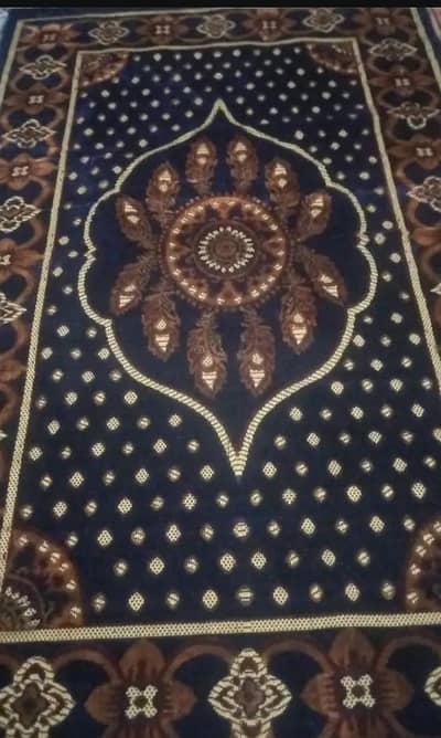 laxury carpet center piece