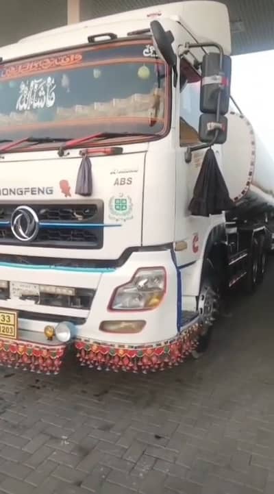 Dongfeng DF  Machine 10 Wheeler 2017 Model Oil Tanker