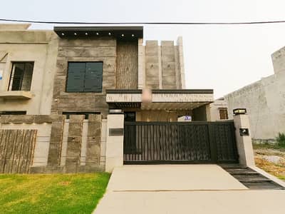 10 MARLA BRAND NEW HOUSE FOR SALE