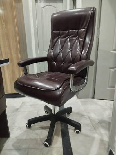 Executive Revolving chair in Brand new condition