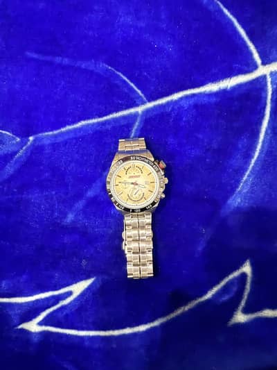 Watche nice work condition 10/9 watch name JUSTIN