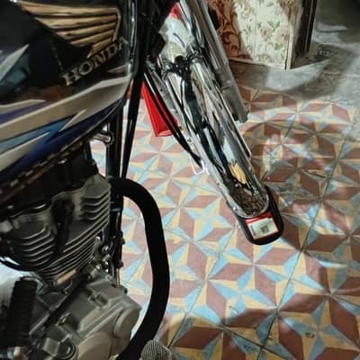 bike bilkul new hai. conditions achi hai