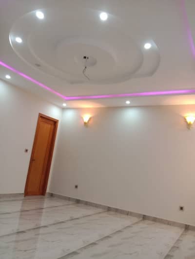 SPACIOUS 5 MARLA UPPER PORTION FOR RENT IN SAROBA GARDEN FOR FEMALES