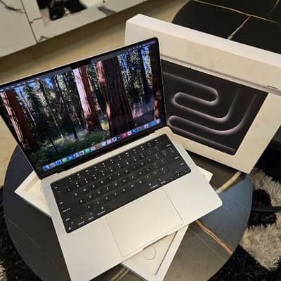 Apple MacBook Pro M2 Max 1tbssd and complete box